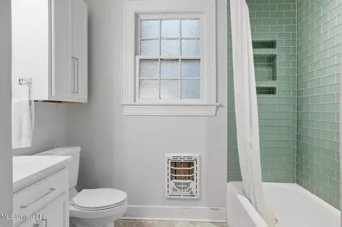 Bath - 1711 Poplar Blvd, Jackson, MS 39202 photo 1 of 4