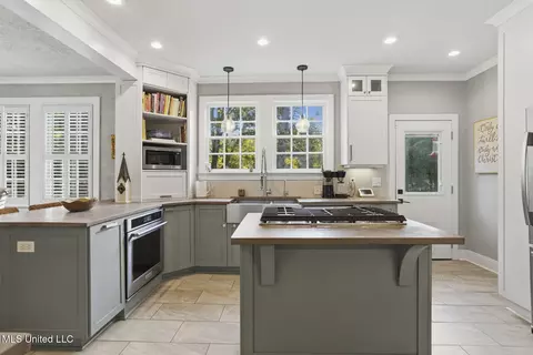 Kitchen - 1711 Poplar Blvd, Jackson, MS 39202 photo 3 of 7