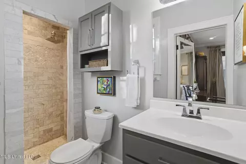 Bath - 1711 Poplar Blvd, Jackson, MS 39202 photo 4 of 4
