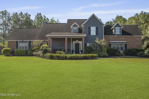 6305 Morningside Dr, Vancleave, MS 39565