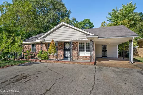 1734 Brookhaven Dr, Southaven, MS 38671