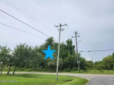 3 Rd Avenue Ave, Pass Christian, MS 39571 photo 4
