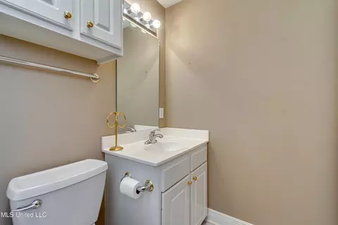 Bath - 103 Copperridge Dr, Brandon, MS 39042 photo 7 of 8