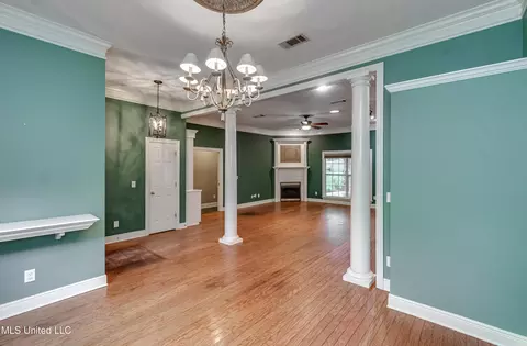 Living - 103 Copperridge Dr, Brandon, MS 39042 photo 1 of 7