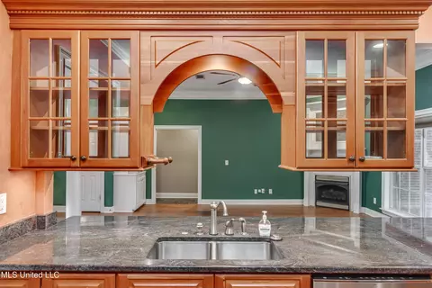 Kitchen - 103 Copperridge Dr, Brandon, MS 39042 photo 5 of 7