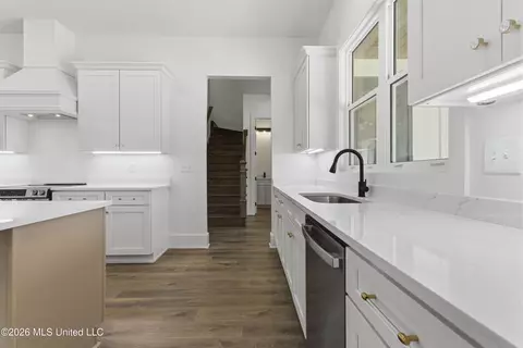 Entry Way - 4180 Longleaf Pl, Saucier, MS 39574 photo 4 of 8