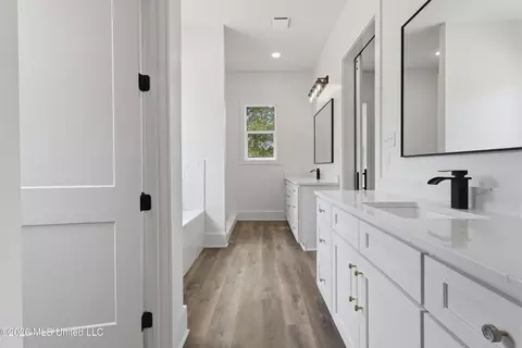 Entry Way - 4180 Longleaf Pl, Saucier, MS 39574 photo 7 of 8