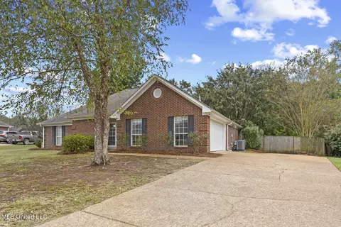 Exterior - 3003 Stonehendge Dr, Brandon, MS 39042 photo 1 of 6