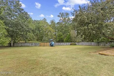 Exterior - 3003 Stonehendge Dr, Brandon, MS 39042 photo 4 of 6