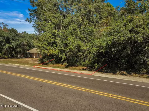2 Nicholson Avenue, Waveland, MS 39576