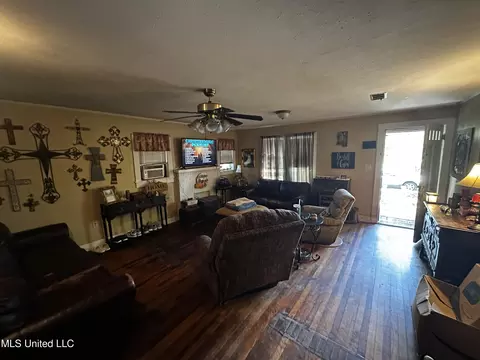 320 NE 2nd Ave, Magee, MS 39111 photo 6