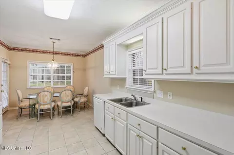 123 Chestnut Dr, Brandon, MS 39047 photo 11
