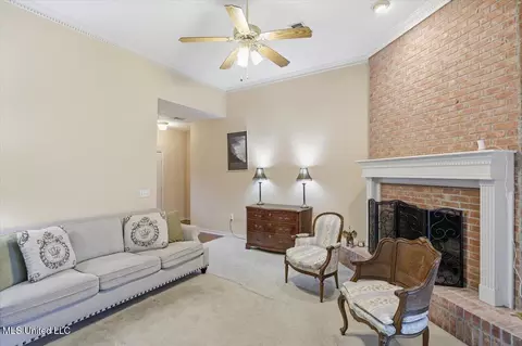 123 Chestnut Dr, Brandon, MS 39047 photo 7