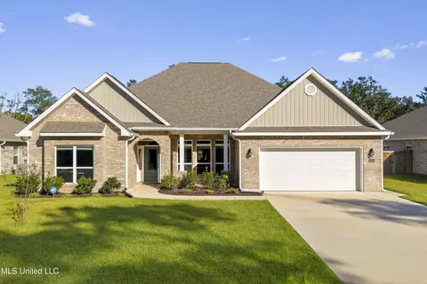 5416 E Belle Fontaine Rd, Ocean Springs, MS 39564