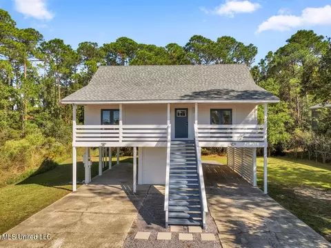 108 Ironwood Cv, Pass Christian, MS 39571