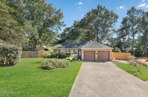 8878 Kipapa Ct, Diamondhead, MS 39525