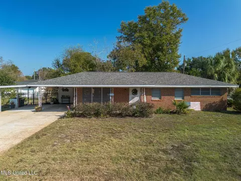 326 N Hilton Ave, Biloxi, MS 39531