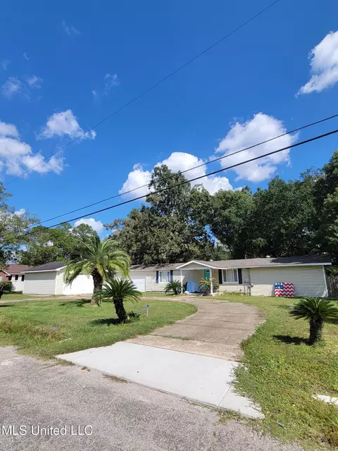 4806 Larimore St, Moss Point, MS 39563 photo 1
