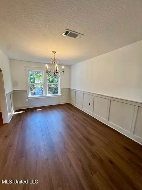 Dining - 188 Manilla St, Lucedale, MS 39452 photo 2 of 2