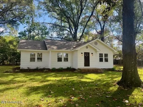 Exterior - 188 Manilla St, Lucedale, MS 39452 photo 1 of 2