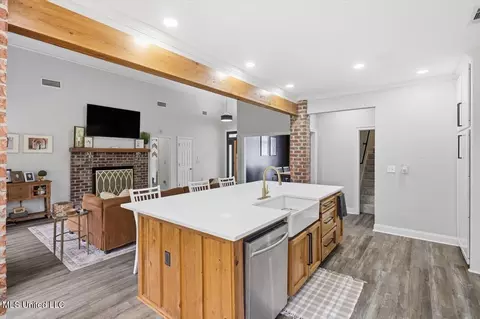 Kitchen - 59 Napoleon Cir, Brandon, MS 39047 photo 4 of 4