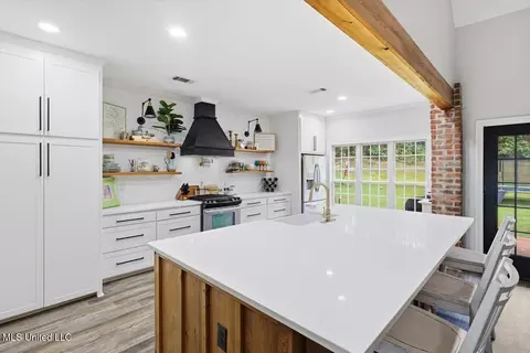 Kitchen - 59 Napoleon Cir, Brandon, MS 39047 photo 3 of 4
