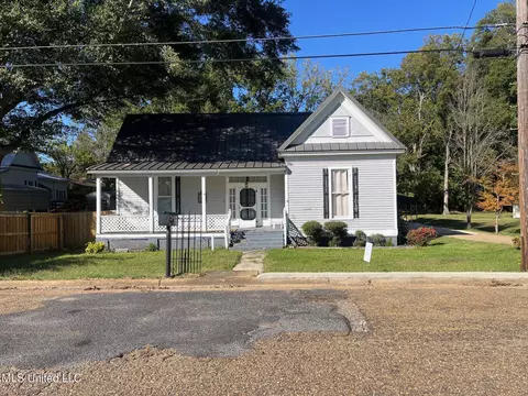 104 Hightower St, Sardis, MS 38666 photo 1