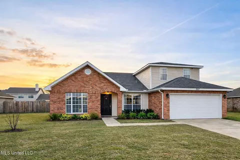 3217 Rachel Ln, Ocean Springs, MS 39564