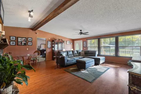 32 Kipper Dr, Moselle, MS 39459 photo 8
