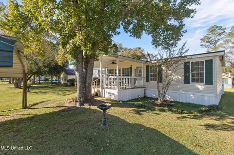 32 Kipper Dr, Moselle, MS 39459 photo 3