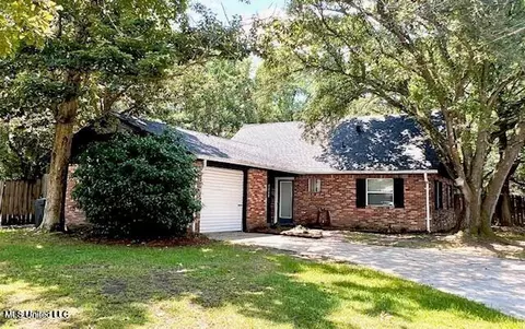 4302 Concord St, Pascagoula, MS 39581