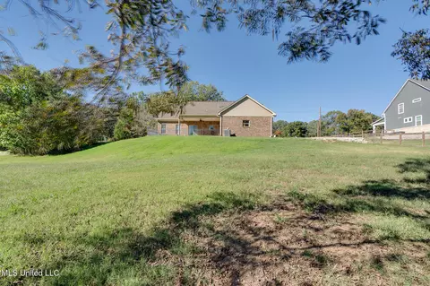 Exterior - 950 S Malone Rd, Hernando, MS 38632 photo 7 of 11