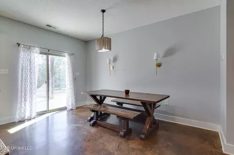 Dining - 950 S Malone Rd, Hernando, MS 38632 photo 1 of 1