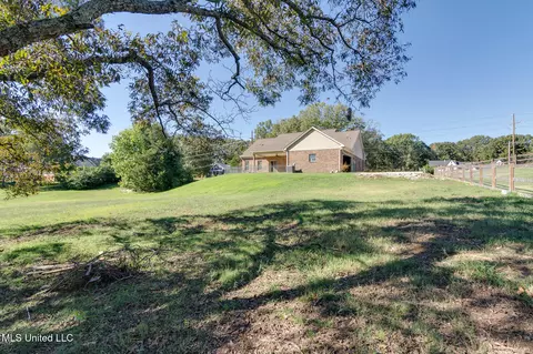 Exterior - 950 S Malone Rd, Hernando, MS 38632 photo 6 of 11