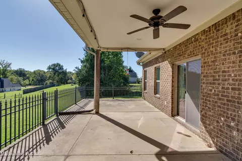 Exterior - 950 S Malone Rd, Hernando, MS 38632 photo 4 of 11