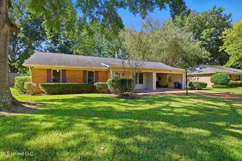 109 Twin Oaks Dr, Madison, MS 39110