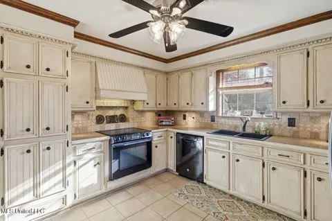 Kitchen - 43 Sunline Ct, Brandon, MS 39042 photo 1 of 3