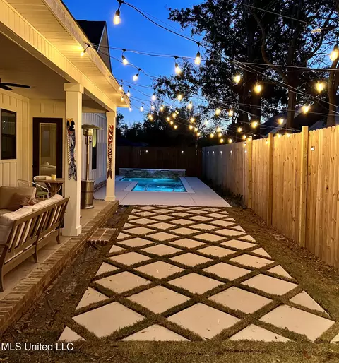 Exterior - 111 Driftwood Dr, Long Beach, MS 39560 photo 7 of 10