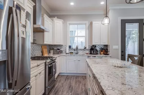 Kitchen - 111 Driftwood Dr, Long Beach, MS 39560 photo 4 of 5