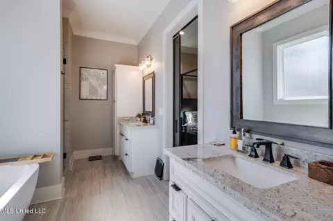 Bath - 111 Driftwood Dr, Long Beach, MS 39560 photo 1 of 4
