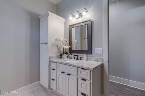 Bath - 111 Driftwood Dr, Long Beach, MS 39560 photo 4 of 4