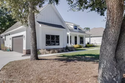 Exterior - 111 Driftwood Dr, Long Beach, MS 39560 photo 2 of 10