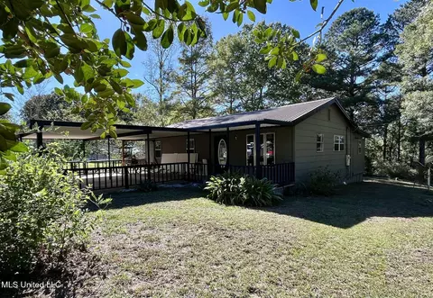 285 N Sullivan Rd, Mount Olive, MS 39119 photo 1