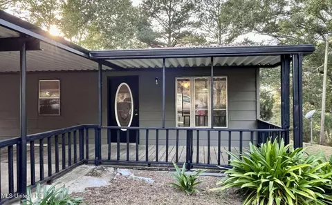 285 N Sullivan Rd, Mount Olive, MS 39119