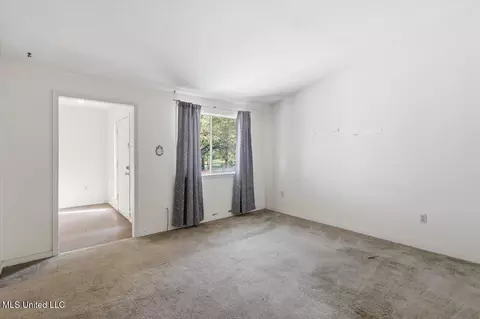 Living - 2372 Upper Dr, Pearl, MS 39208 photo 4 of 4