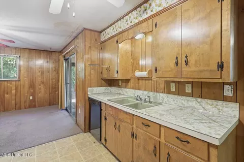 Kitchen - 2372 Upper Dr, Pearl, MS 39208 photo 1 of 3