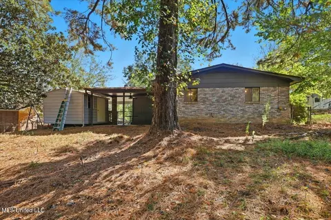 Exterior - 2372 Upper Dr, Pearl, MS 39208 photo 3 of 5