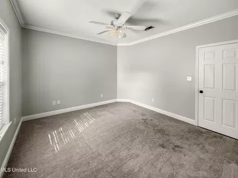 Bedroom - 1122 Lakeview Dr, Summit, MS 39666 photo 2 of 3