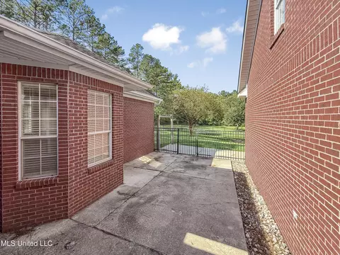Exterior - 1122 Lakeview Dr, Summit, MS 39666 photo 19 of 21