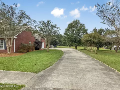 Exterior - 1122 Lakeview Dr, Summit, MS 39666 photo 7 of 21